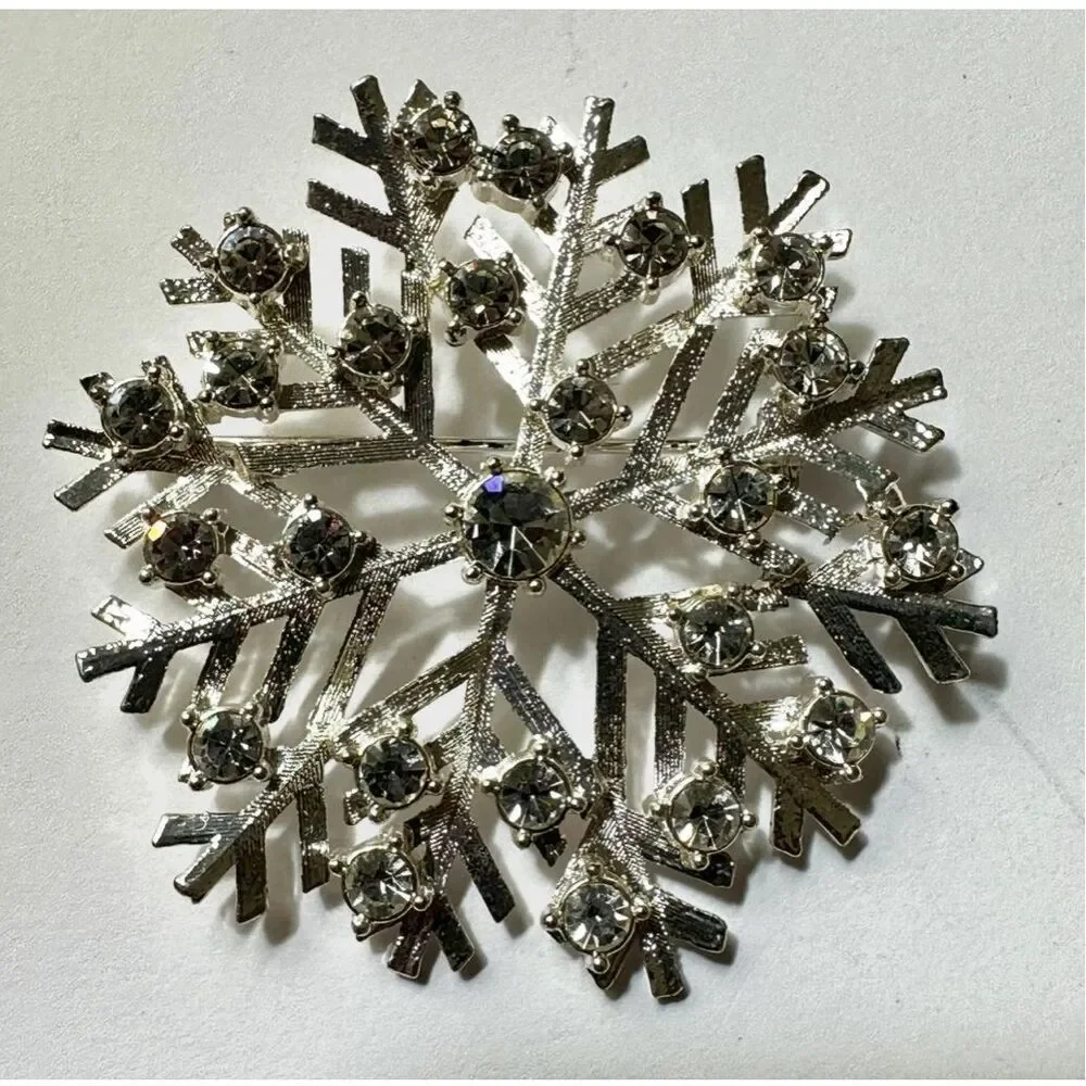 Vintage Snowflake Rhinestone Brooch – Eisenberg Ice Style